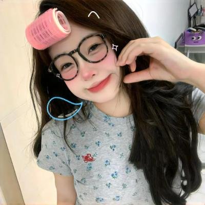 小鬼头上的女人